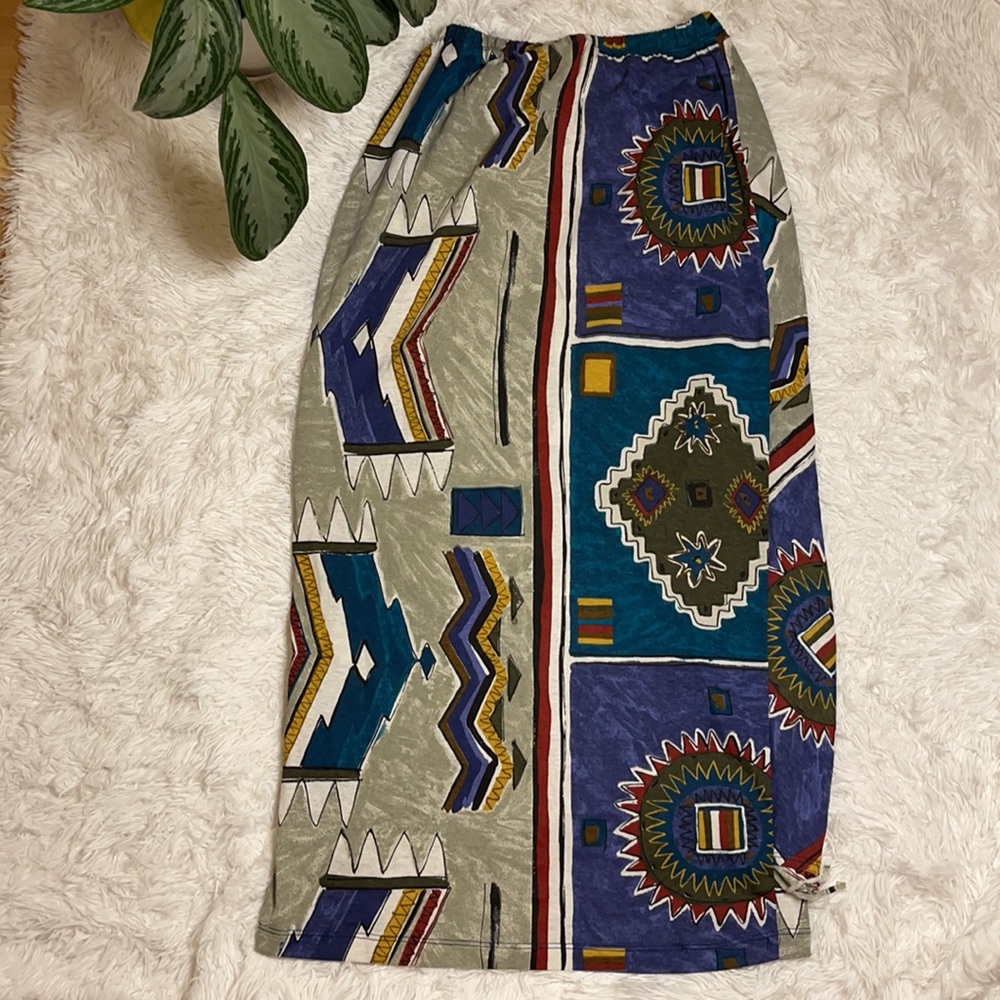 Colorful Geometric Patterned Skirt - Picture 3 of 16